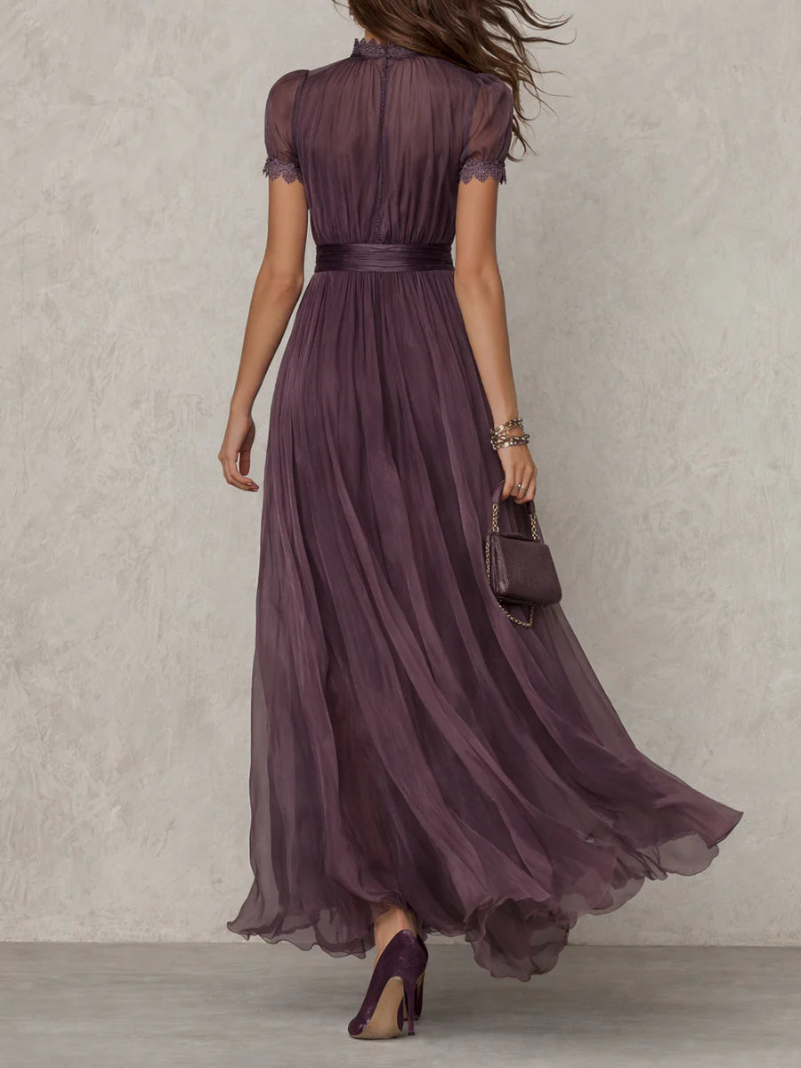 Flavia | Vestido Largo Morado con Escote Gota y Encaje de Chifón
