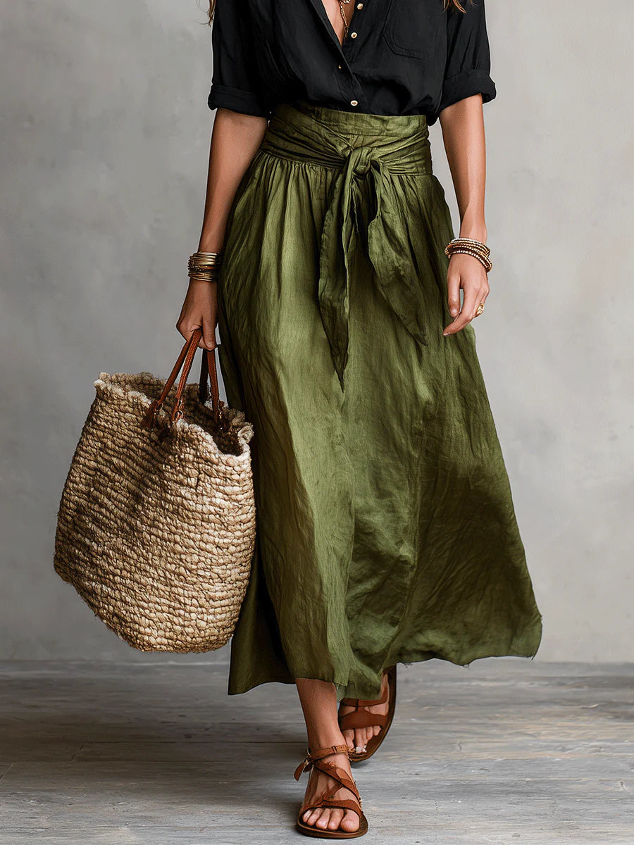 RIVER | Conjunto de Dos Piezas: Camisa Negra y Falda Midi Verde Oliva